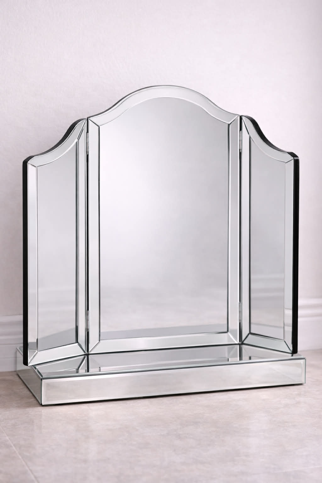 Mirrored dressing table triple mirror