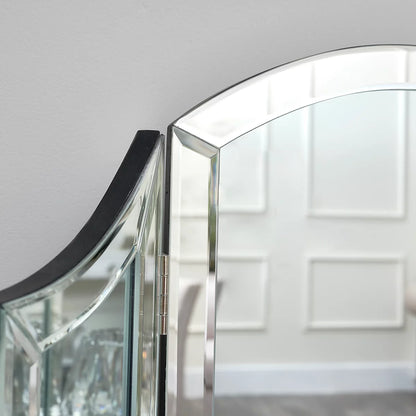 Mirrored dressing table triple mirror